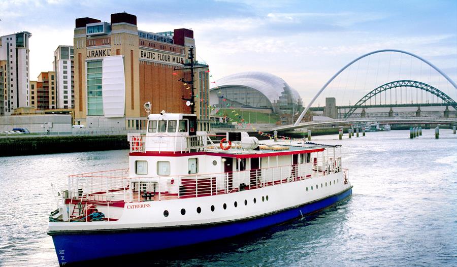 River Escapes Santa Cruises Christmas, Newcastle upon Tyne Staytripper